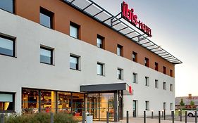 ibis Montceau les Mines